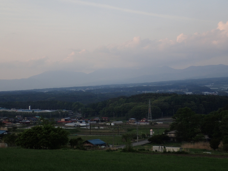 八ヶ岳の裾野 カメラを傾けて撮影したのではない 松目 2016年5月